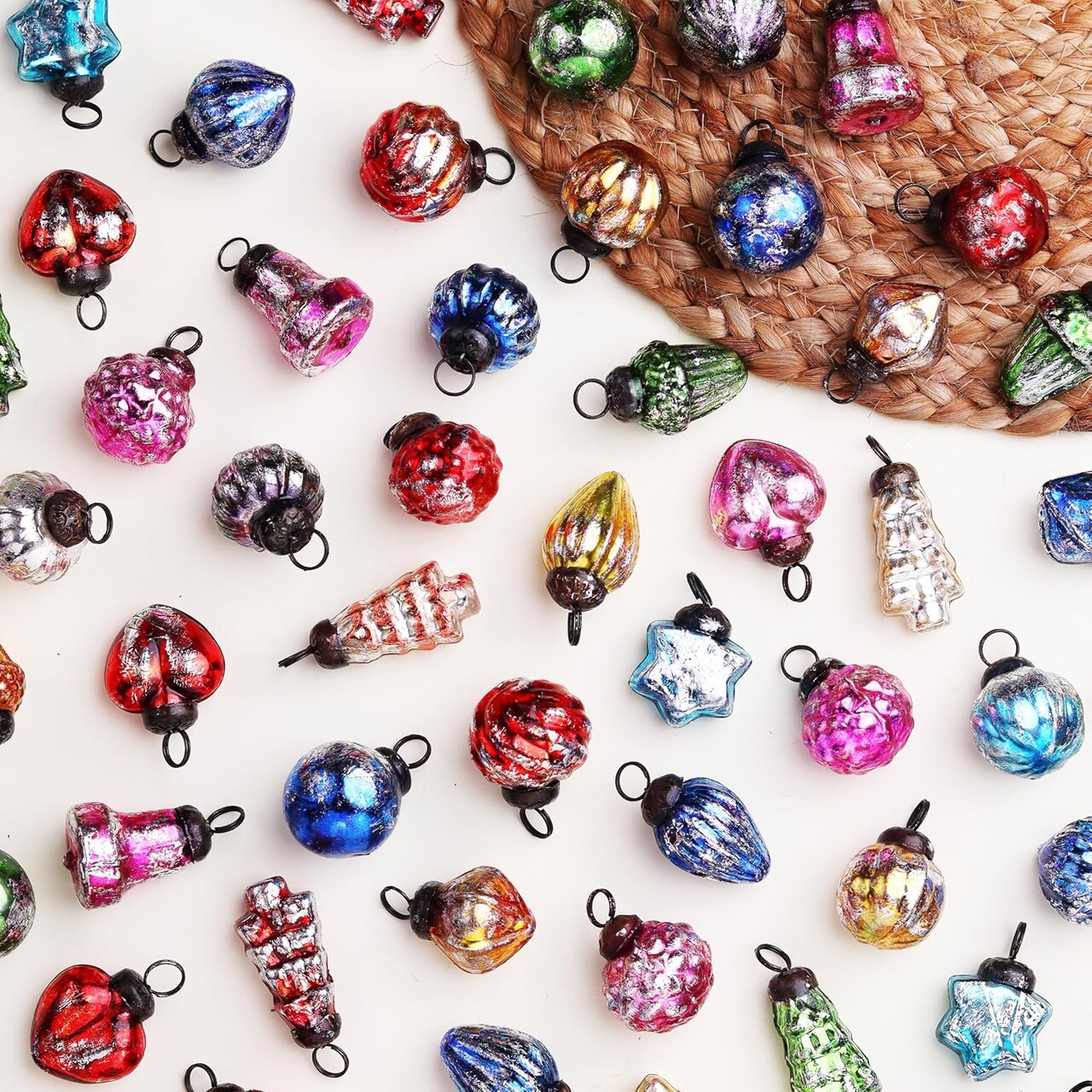 25 Pieces Vintage Christmas Tree Ornaments Distress Mini Retro X mas Balls for Decorations for Decoration